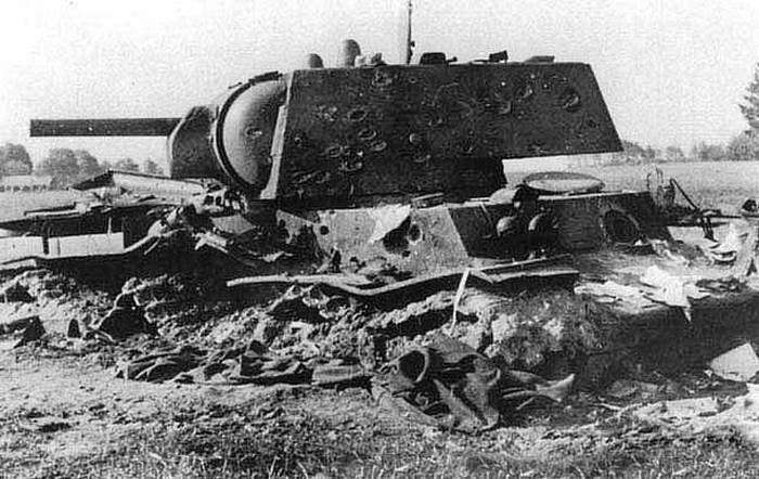 Подвиг екіпажу важкого радянського танка КВ-1 під містом Расейняй (3 фото)