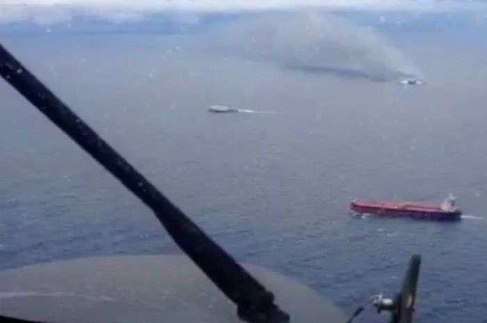 В Адріатичному морі рятують пасажирів палаючого порома (7 фото + відео)