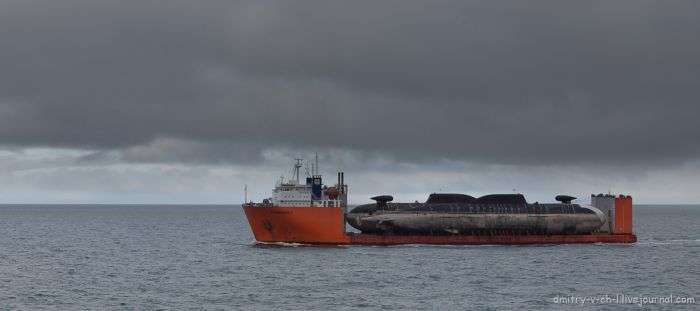 Транспортування підводних човнів по Північному морському шляху (14 фото)
