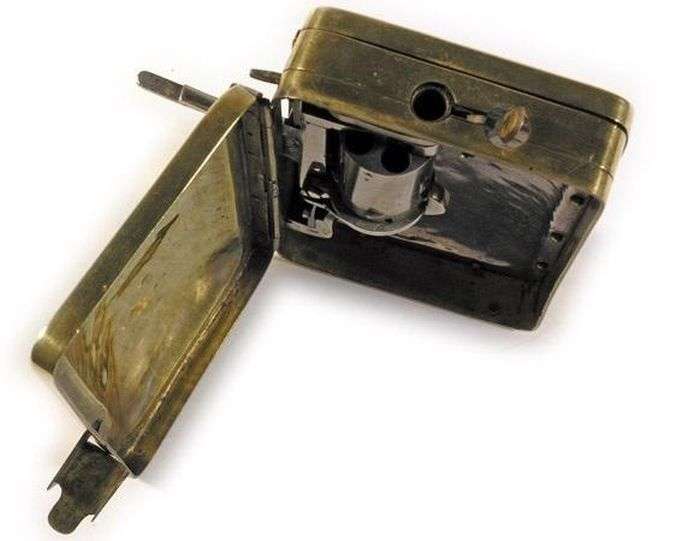 Гаманець з потайним револьвером (10 фото)