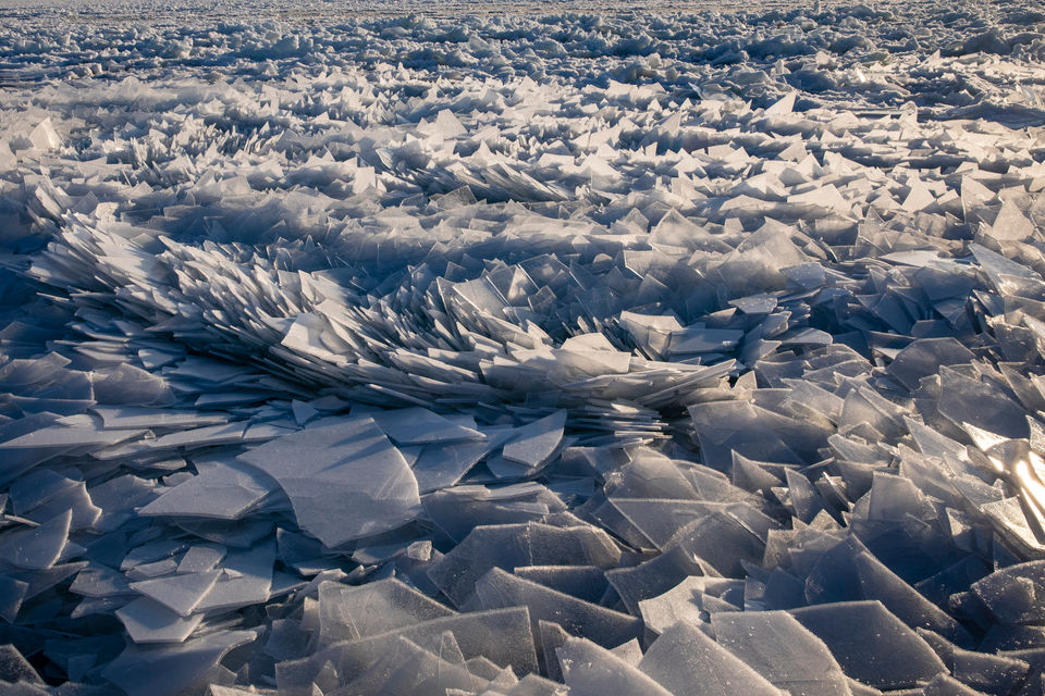 Замерзшее озеро Мичиган разбилось на миллион осколков МиР