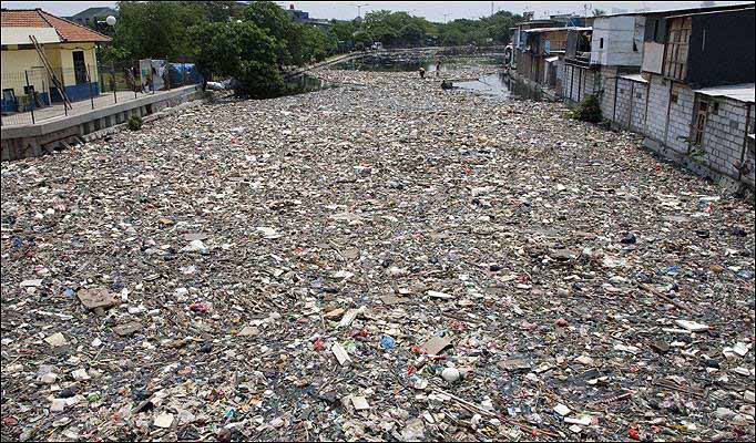 Читарум – самая грязная река в мире Индонезия